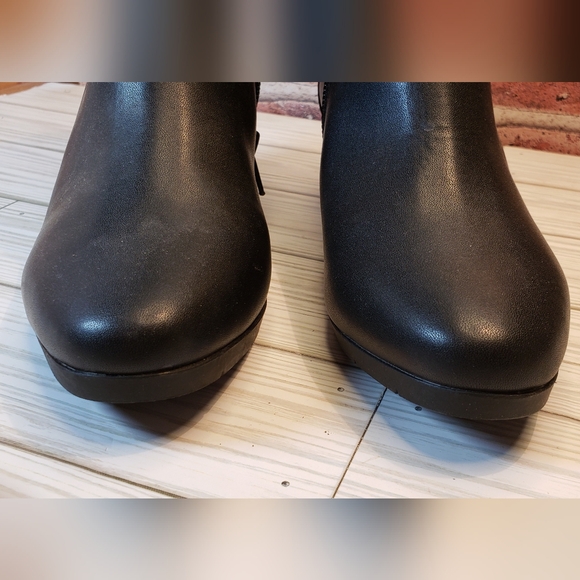 Giani Bernini black wedge-heeled ankle boots size 5½ - Picture 3 of 10